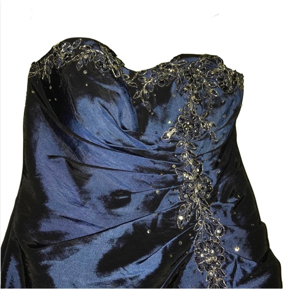 JUMP APPAREL NAVY BLUE WITH JEWEL ACCENT STRAPLESS FORMAL GOWN SIZE 1 / 2 - Picture 3 of 5